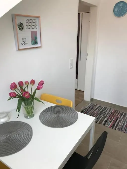 Zentrum, Helle Und Ruhige Moeblierte Dg-Wohnung Zwischen Steintor Und Uni Hanóver